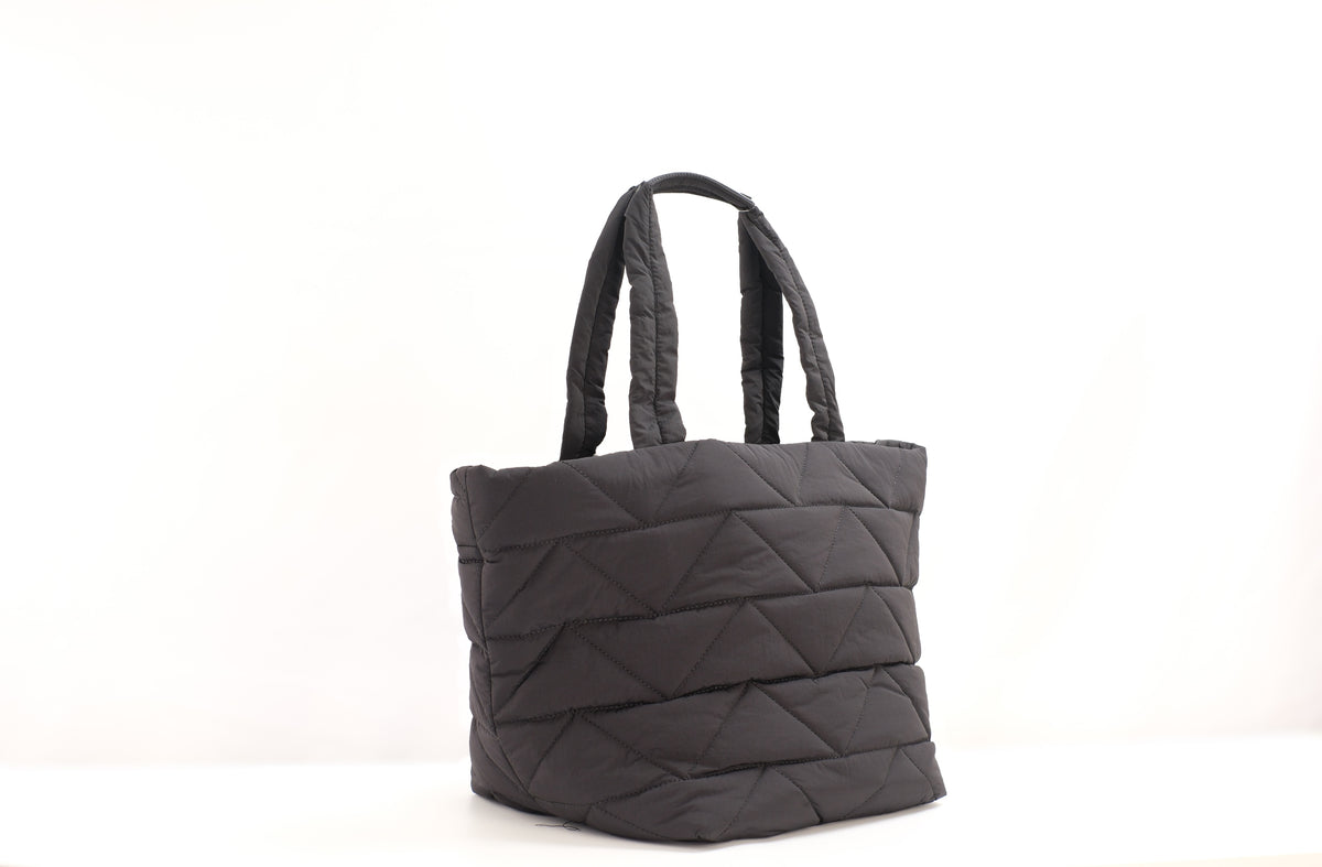 LUM_81_BLK.jpg